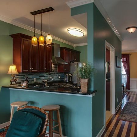 Vacation Home 5 Mins To Down Town 2 Bedrooms 2 Baths Garden Area Hot Tub Нэшвилл Экстерьер фото
