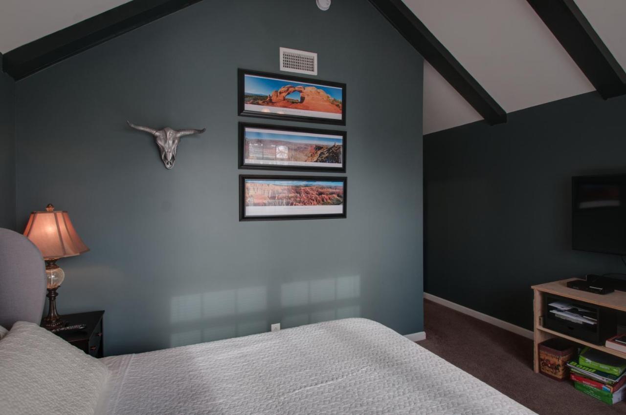 Vacation Home 5 Mins To Down Town 2 Bedrooms 2 Baths Garden Area Hot Tub Нэшвилл Экстерьер фото